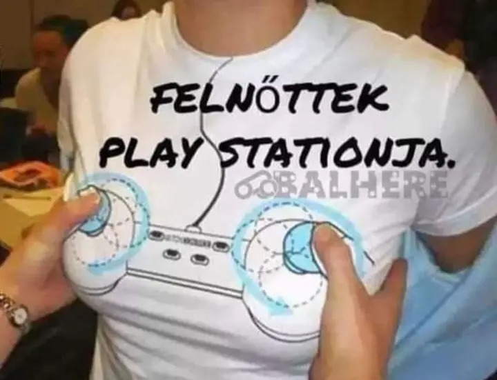 Felnottek Play Stationja